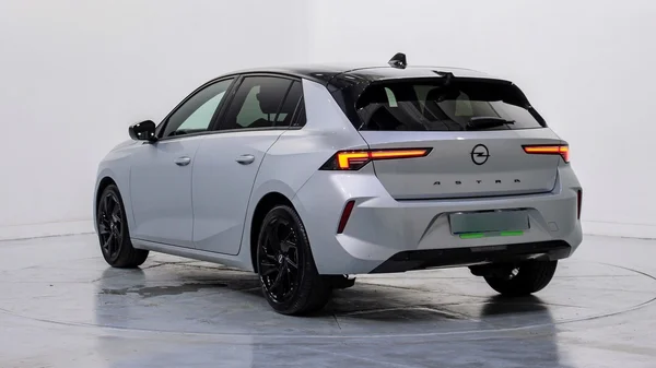 Opel Astra (2023) — foto 23 van 35