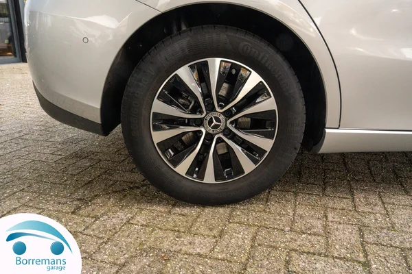 Mercedes-Benz B-180 (2022) — foto 2 van 41
