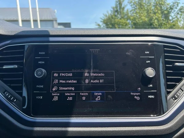 VOLKSWAGEN T-Roc (2021) — foto 11 van 31