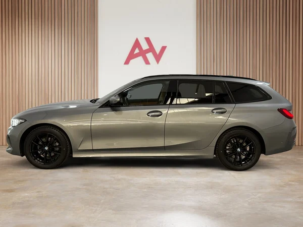 BMW 318 (2022) — foto 2 van 30