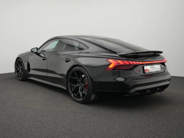 AUDI RS e-tron GT (2021) — foto 14 van 35