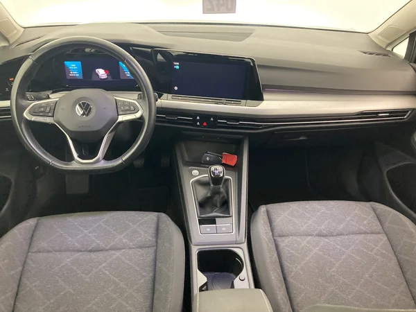 VOLKSWAGEN Golf VIII (2021) — foto 14 van 36
