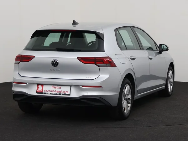 VOLKSWAGEN Golf (2024) — foto 21 van 27