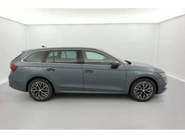 SKODA Octavia Combi (2021) — foto 25 van 36