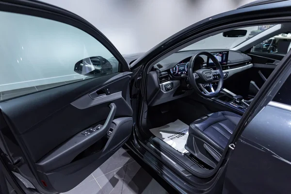 Audi A4 (2023) — foto 11 van 33