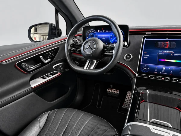 Mercedes-Benz EQE (2025) — foto 15 van 16