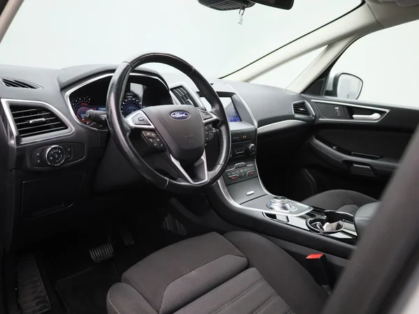 Ford S-Max (2022) — foto 27 van 41