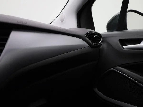Opel Crossland (2023) — foto 19 van 39