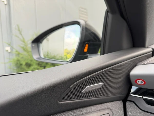 AUDI Q6 e-tron (2025) — foto 4 van 24