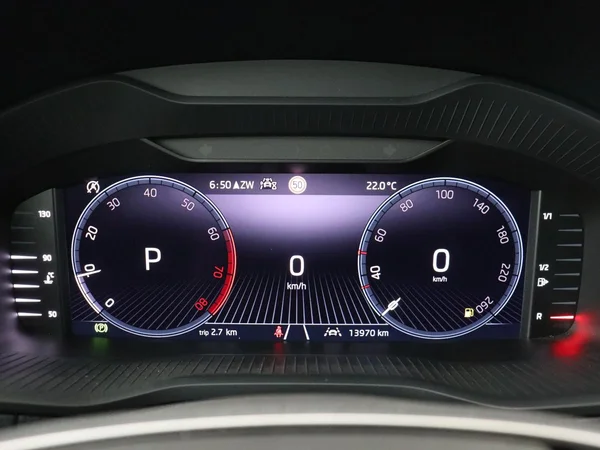 SKODA Karoq (2025) — foto 3 van 18