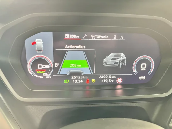 AUDI Q4 e-tron (2021) — foto 2 van 24