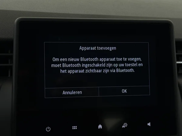 RENAULT Clio (2022) — foto 13 van 26