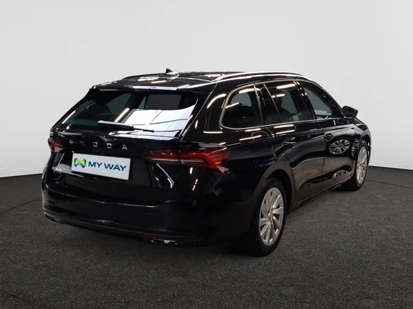 SKODA Octavia Combi (2025) — foto 8 van 15