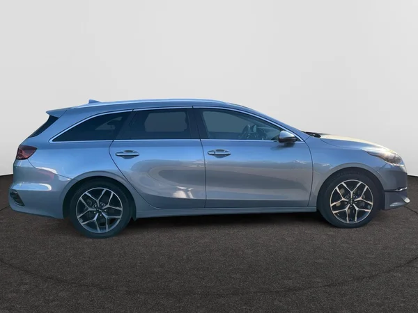 KIA Ceed SW (2022) — foto 21 van 24