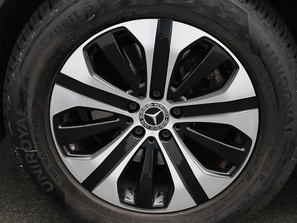 Mercedes-Benz GLC (2021) — foto 6 van 44