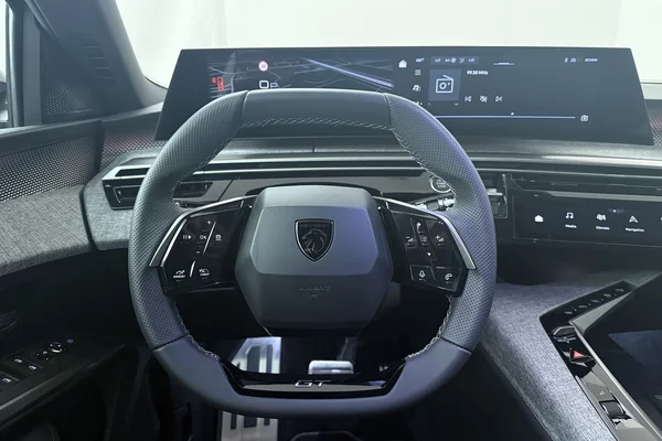 Peugeot 5008 (2025) — foto 2 van 17