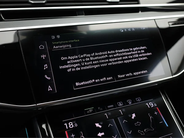 AUDI A8 Long PHEV (2023) — foto 13 van 25