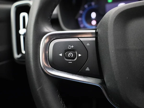 Volvo XC40 (2023) — foto 14 van 46