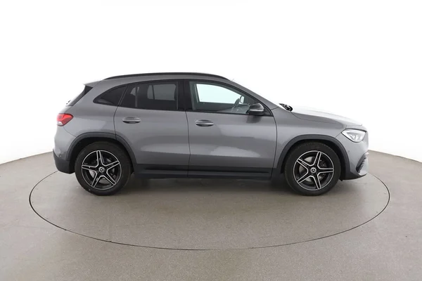 Mercedes-Benz GLA-Klasse (2021) — foto 13 van 16