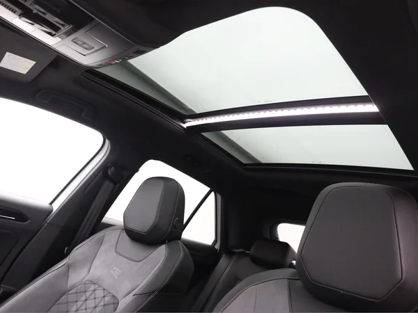 VOLKSWAGEN T-Roc (2024) — foto 14 van 21