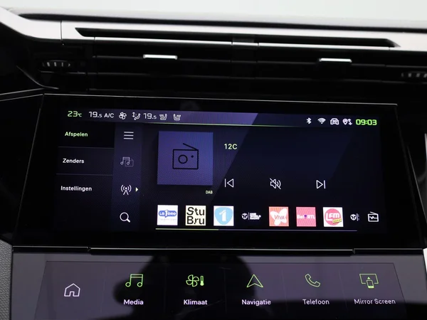 Peugeot 408 (2023) — foto 15 van 47