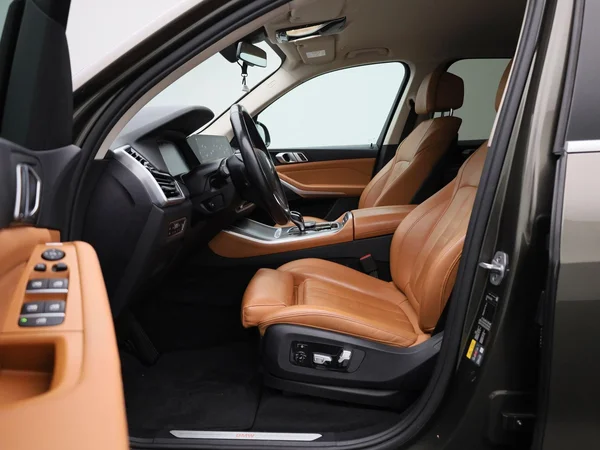 BMW X5 (2020) — foto 3 van 45