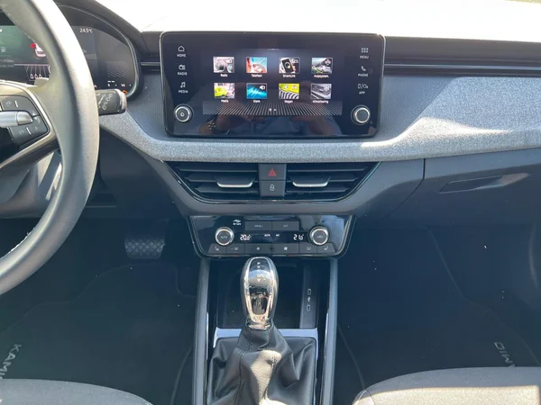SKODA Kamiq (2025) — foto 3 van 24
