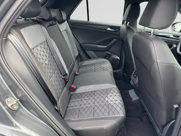 VOLKSWAGEN T-Roc (2022) — foto 6 van 24