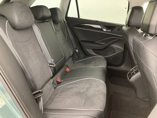 VOLKSWAGEN Passat SW (2025) — foto 18 van 36