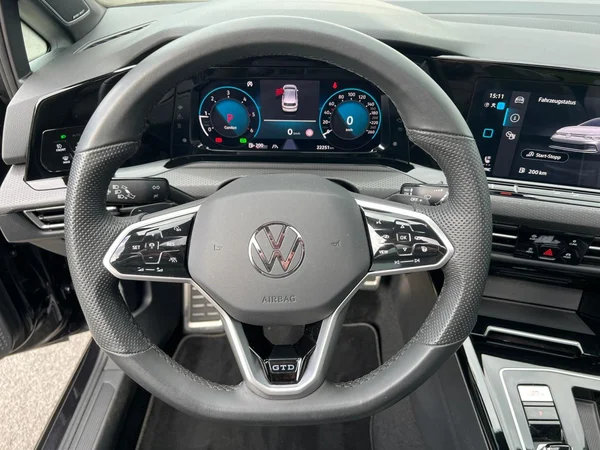 VOLKSWAGEN Golf VIII GTD (2024) — foto 6 van 24