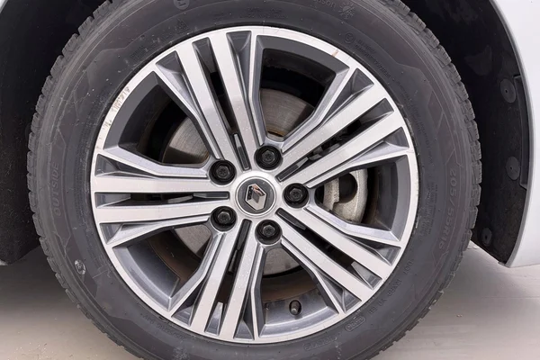 Renault Megane SW Phase II E-TECH (PHEV) (2023) — foto 27 van 34