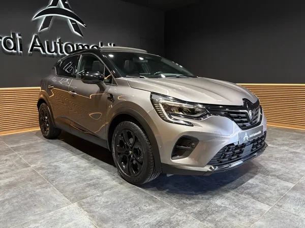 Renault Captur (2022) — foto 24 van 29
