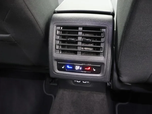 Volkswagen Golf (2023) — foto 8 van 25