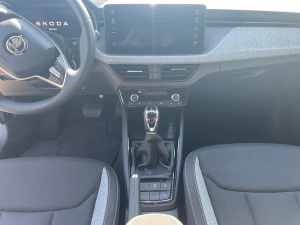 SKODA Kamiq (2025) — foto 3 van 22