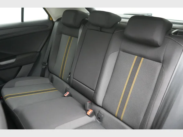 VOLKSWAGEN T-Roc (2018) — foto 6 van 25