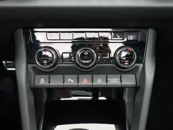 SKODA Kodiaq (2024) — foto 15 van 28