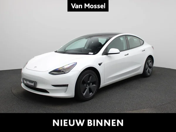 Tesla Model 3 (2022) — foto 1 van 40