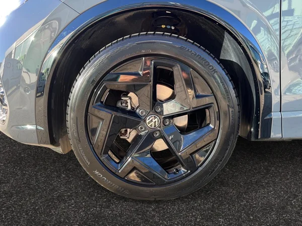 VOLKSWAGEN Tiguan (2026) — foto 14 van 22