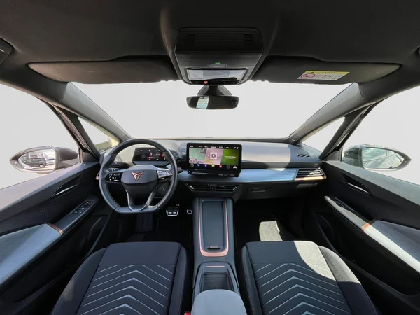 CUPRA Born (2024) — foto 8 van 17