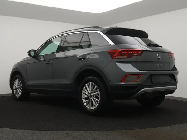 Volkswagen T-Roc (2023) — foto 23 van 25