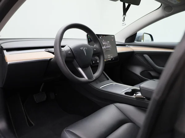 Tesla Model 3 (2022) — foto 29 van 47