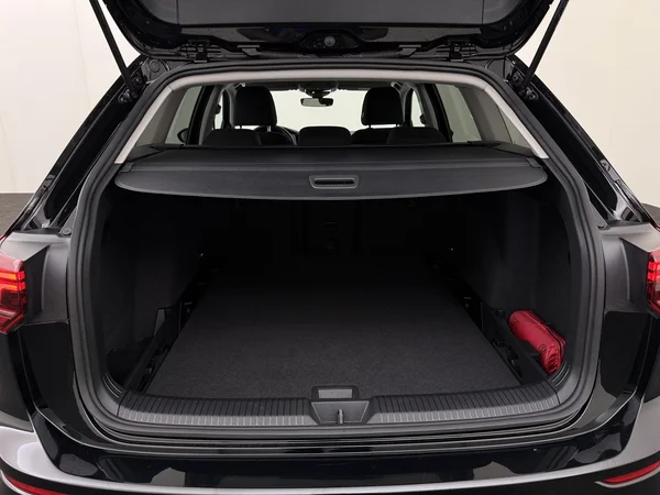 VOLKSWAGEN Golf Variant (2025) — foto 8 van 29
