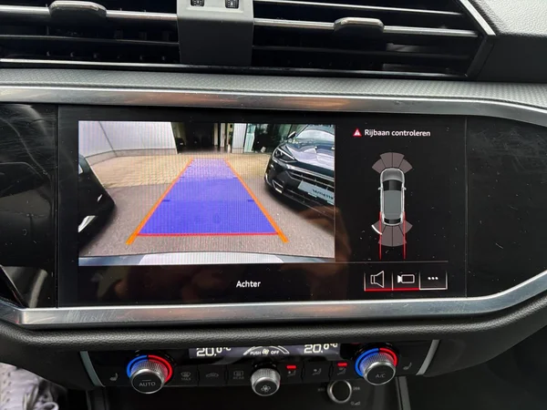 AUDI Q3 Sportback (2024) — foto 5 van 21