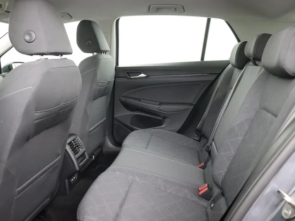 VOLKSWAGEN Golf (2024) — foto 5 van 28