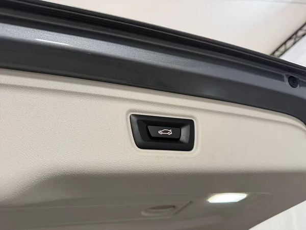 BMW 318 (2022) — foto 18 van 30