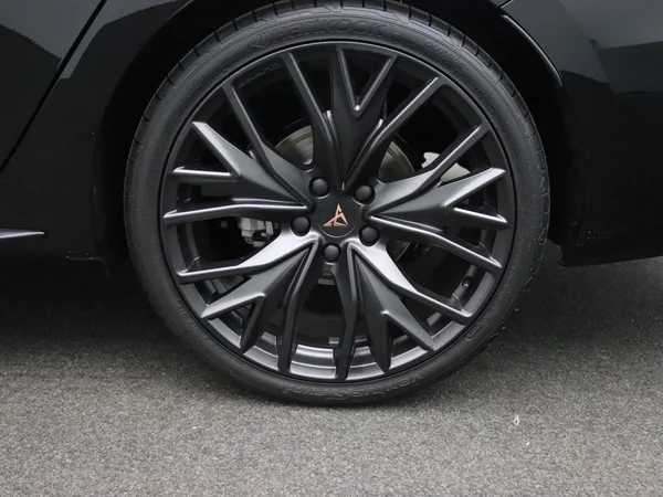 CUPRA Leon SW (2025) — foto 19 van 20