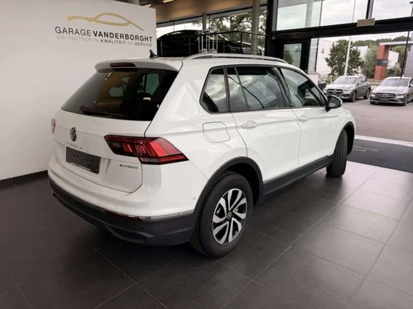 Volkswagen Tiguan (2023) — foto 19 van 23