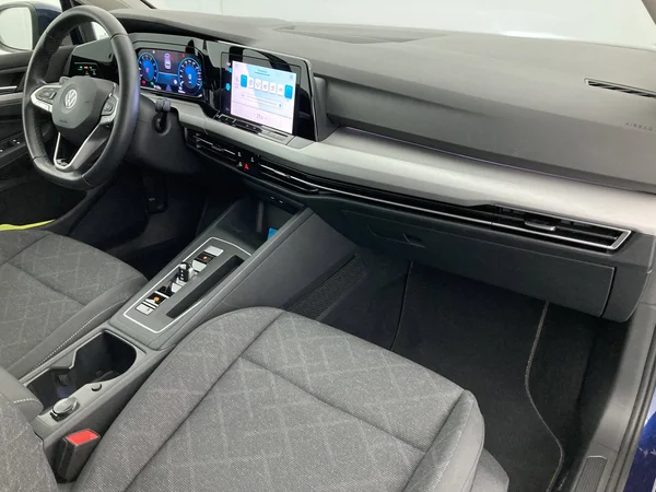 VOLKSWAGEN Golf VIII (2022) — foto 8 van 36