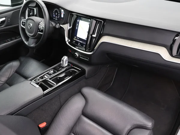 VOLVO V60 (2019) — foto 21 van 27