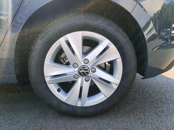 VOLKSWAGEN Golf VIII (2024) — foto 17 van 24